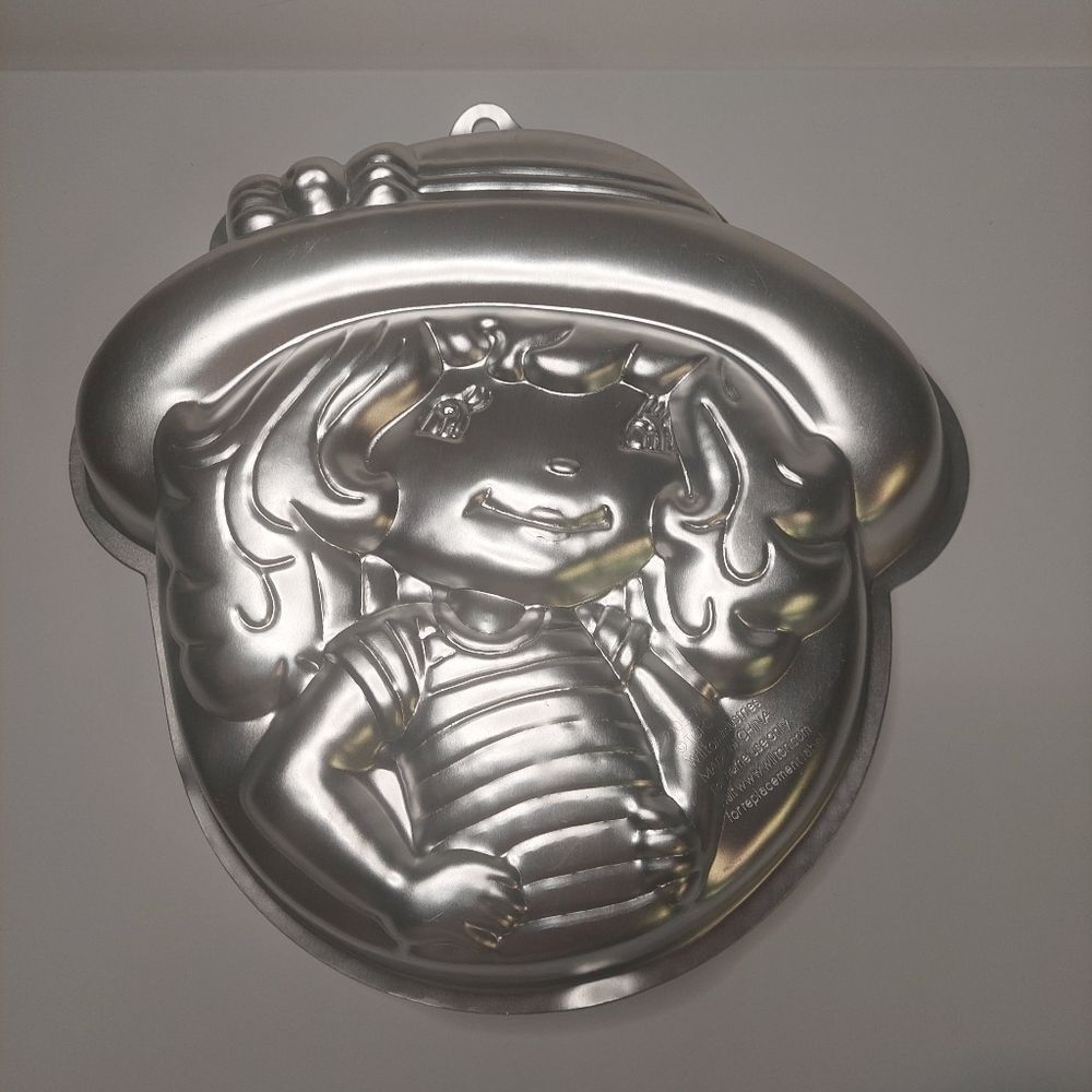 Wilton Strawberry Shortcake Cake Pan ~ 2105-7050